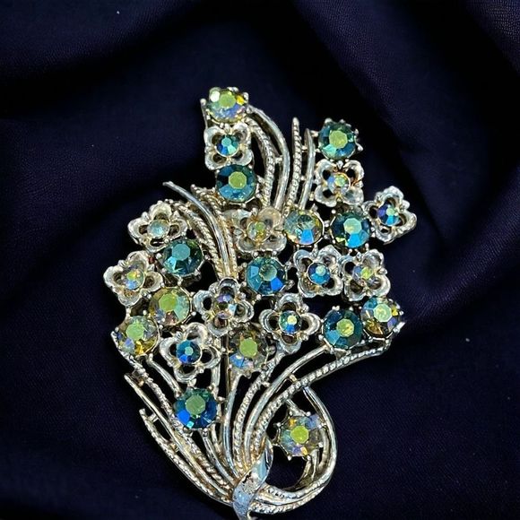 Green Blue and Yellow Aurora Borealis Brooch Pin 2.5” - Picture 2 of 4